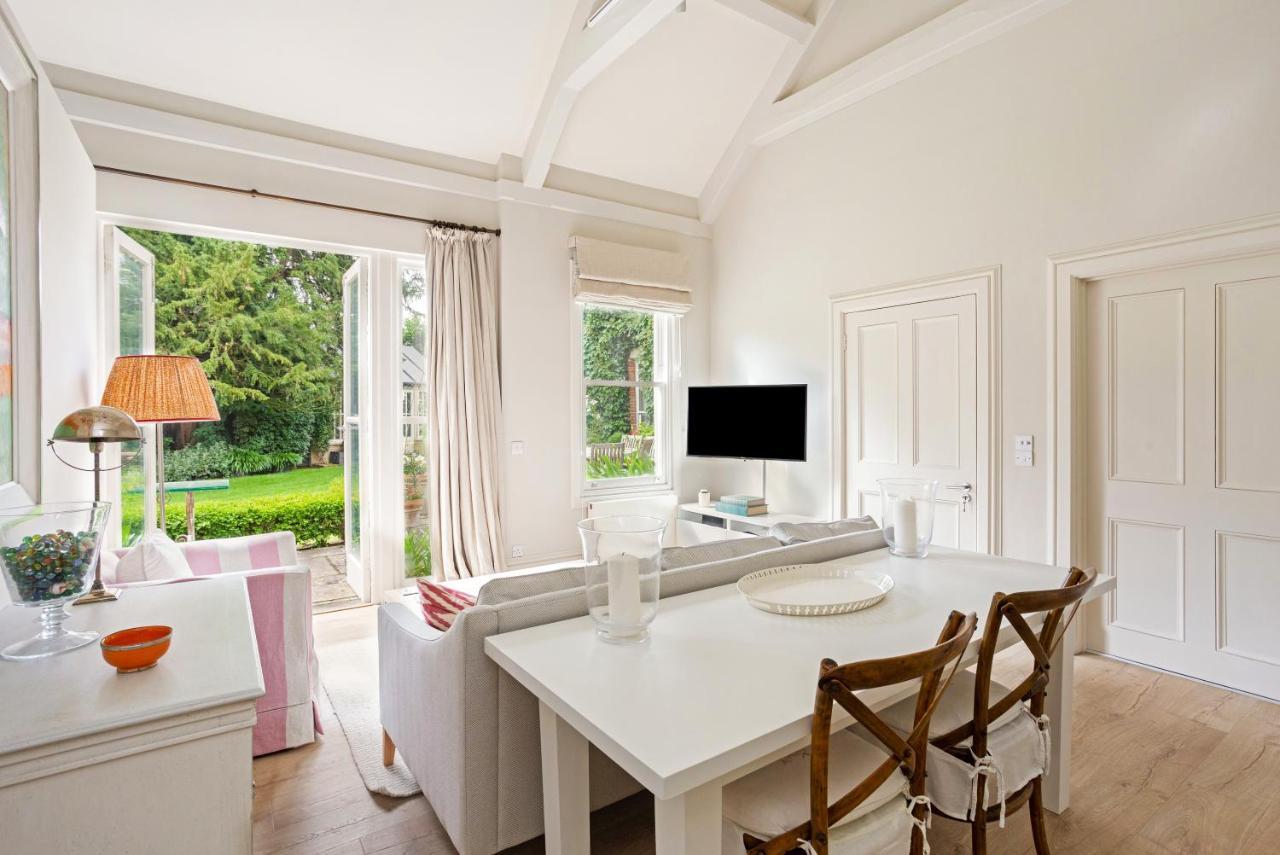 The Annexe - Beautiful Apartment With Garden Close To Heathrow And Windsor Стейнс Экстерьер фото
